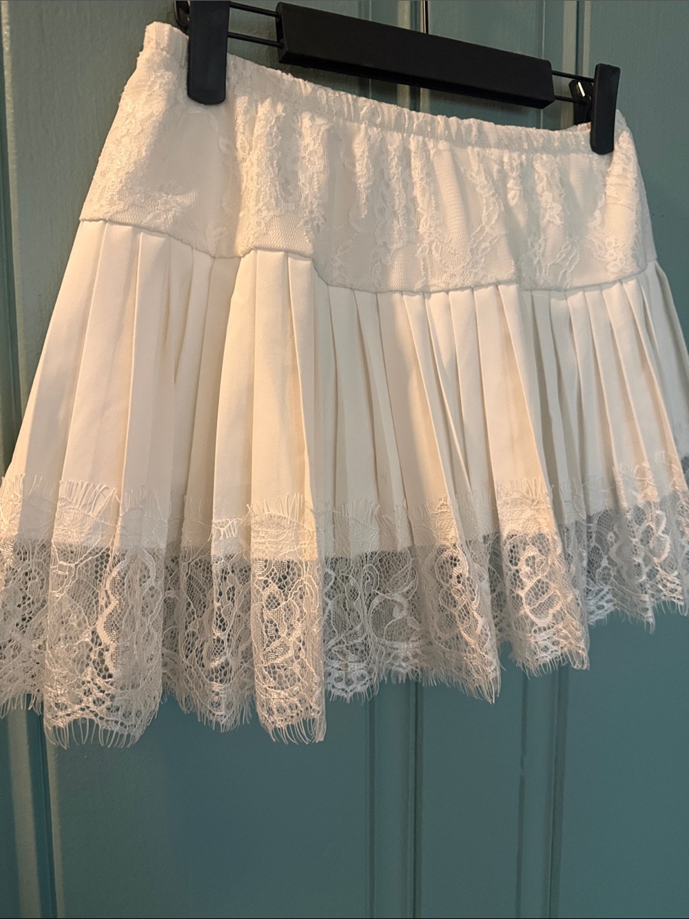 White lace mini skirt with shorts, great under a baggy tee - Picture 2 of 2